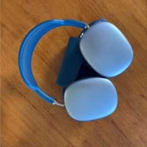 Apple AirPod max headphones
